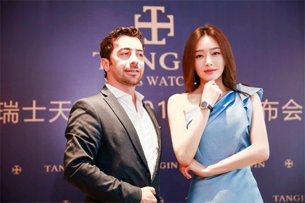 秦岚＂芯＂动长沙，出席瑞士天珺表＂月桂女神＂系列首发会