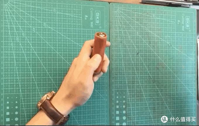  模具：怪蜀黍教你做包包 篇七：天气多变，给口红穿件外套吧