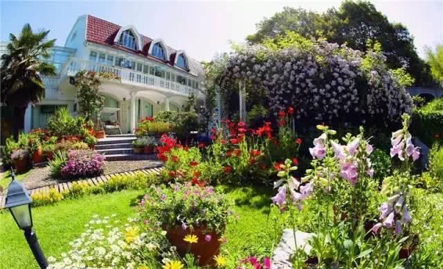 66岁大叔，8年时间打造出了中国最美私家花园，让人叹为观止！