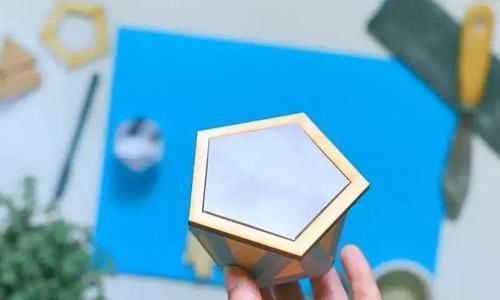 『内层涂抹』用硬纸皮制作精美的水泥几何花盆,用来种多肉植物太好看了