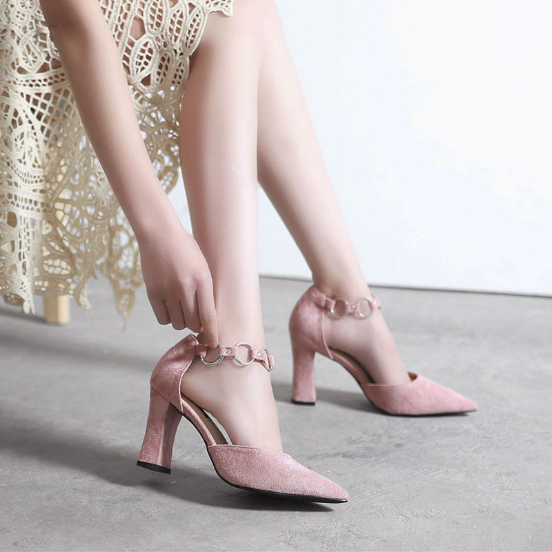 40岁老婆穿这样的高跟鞋,真的超美,比20岁小女生都不差