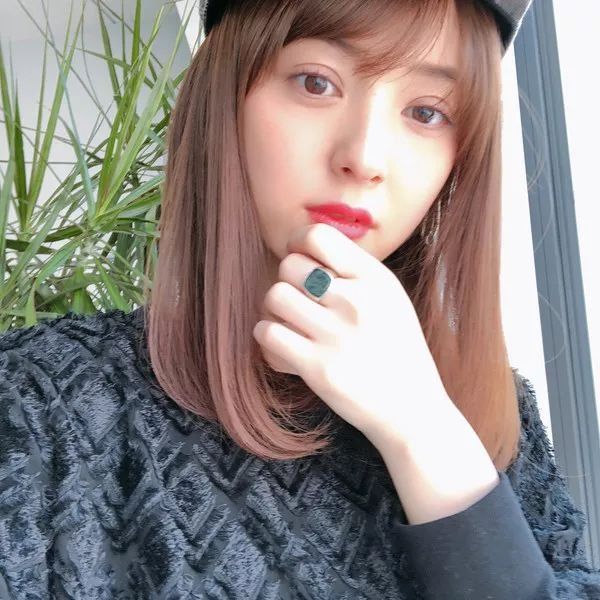 好奇| 霓虹素颜最美女星是30岁的她?翻完她的Ins我才真的服了...