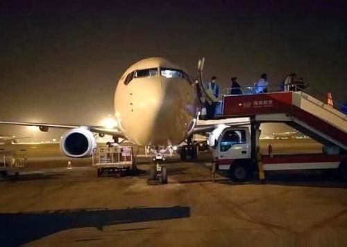 为什么晚上的机票比白天便宜？宁愿坐火车也不坐晚上飞机