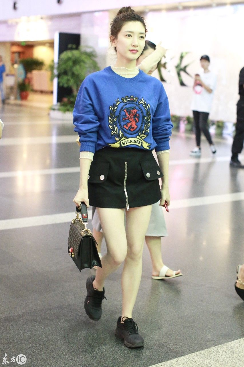 江疏影现身北京,网友:黄金分割的五官怎能不漂亮