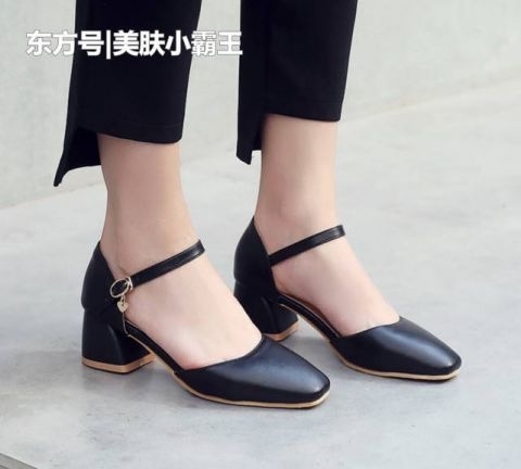『女人』尖头高跟鞋是永不过时的时尚,是体现女人优雅的利器