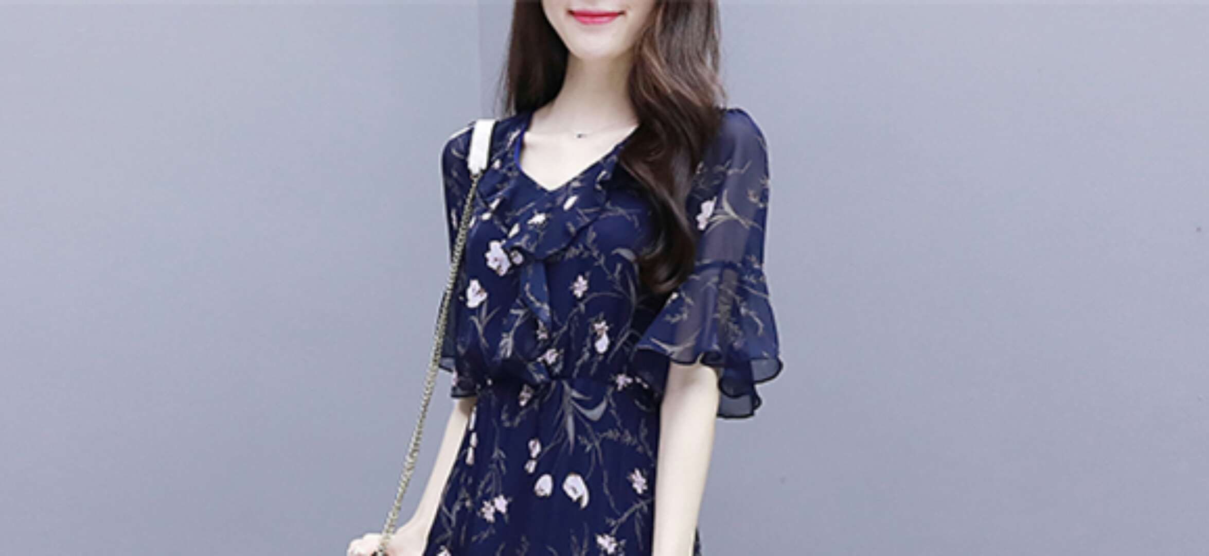 丰满女人辣眼睛?你看看下图女人这样穿，美嫩十足，果然一饱眼福