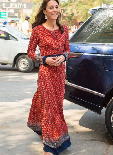 一阵风的尴尬,女王对凯特王妃下达“服装禁令”,再也没看到她穿