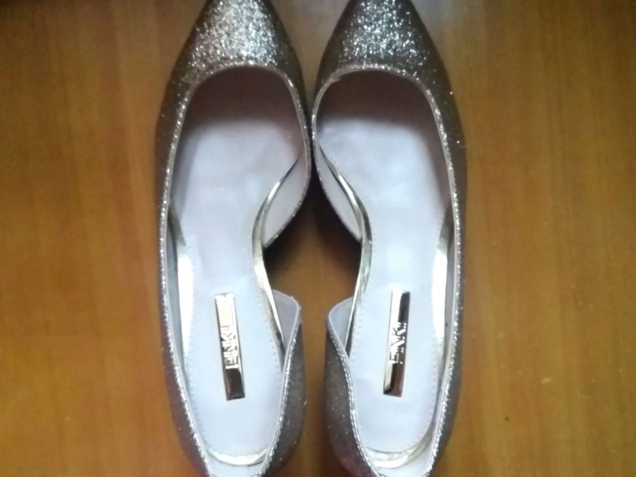 高跟鞋不跟脚或是脚后跟磨脚，一个妙招即可解决!