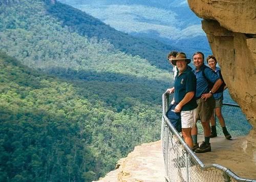 迄今为止，全球最壮观的9个悬崖路径，一个比一个惊险！