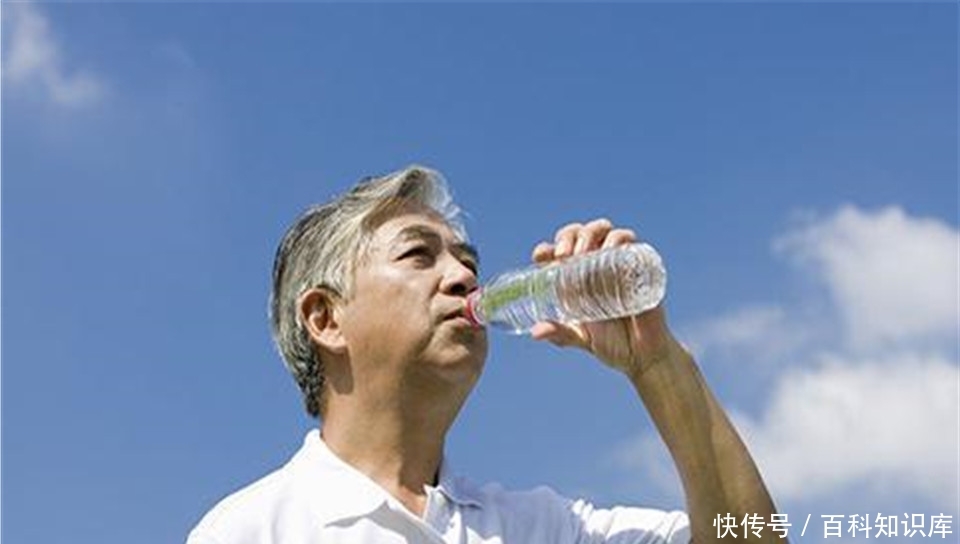 中国边境这淡水湖，深1637米，50亿人能喝半世纪，如今却令人惋惜