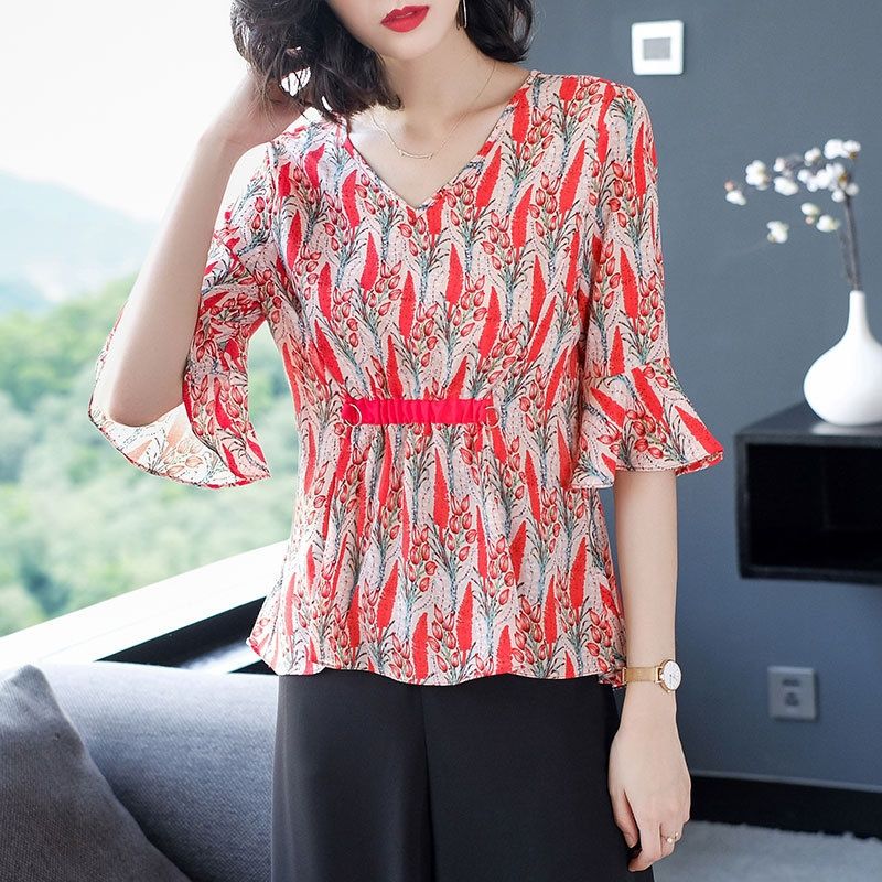 女人过45岁别穿短裤了，丑!学学下面大姐，嫩减21岁美炸天