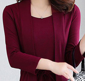 42-56岁女人，再穷也别穿地摊货!这样时髦的秋裙，一件就够