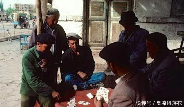  「样子」老照片1988年新疆没想到80年的新疆是这样子