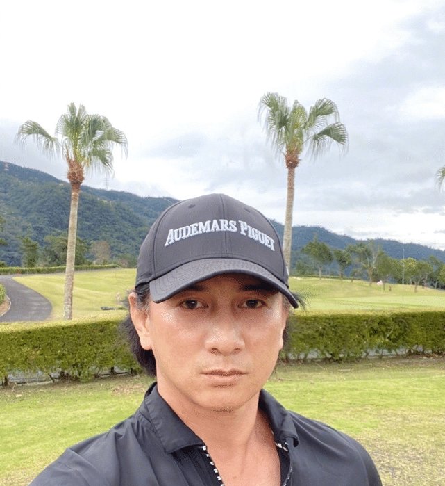  #感觉#50岁吴奇隆胖到不敢认! 脸部浮肿双鬓花白, 谁还认得出?