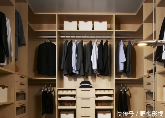  复古风格@男朋友的衣橱中，缺少一个复古皮包
