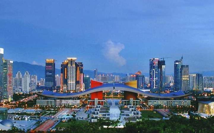 中国发展最迅速的三个城市，深圳、重庆上榜，还有一个很难猜