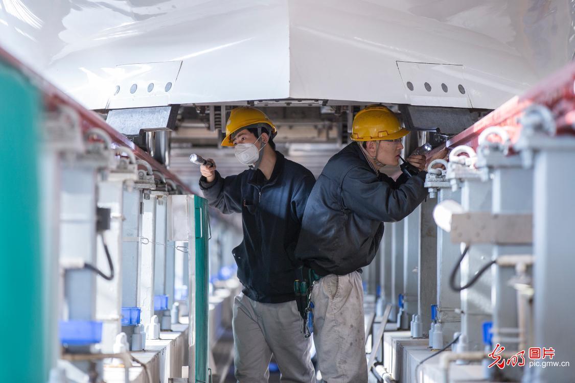 动车“体检” 迎春运