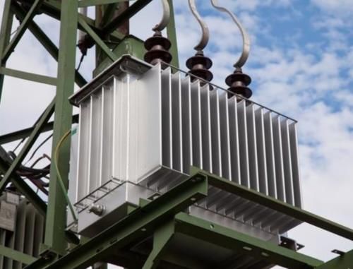  门口■宅基地持有者尚未允许，电力公司就将变压器装在宅基地门