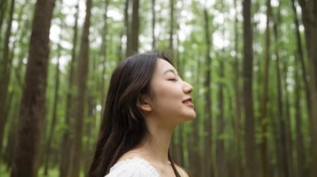  [不妨闭目静]百病生于过用!“五劳”里,你占了“几劳”?