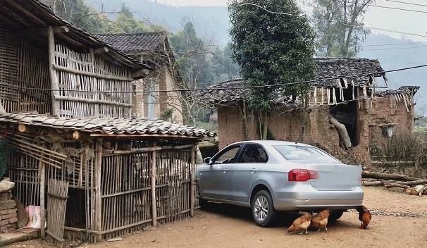  #巨款#十几万买的汽车，动也不动一下，农民花“巨款”买车，为