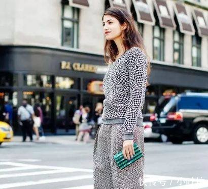 37岁的章子怡靠毛衣+阔腿裤，居然美过郑秀晶