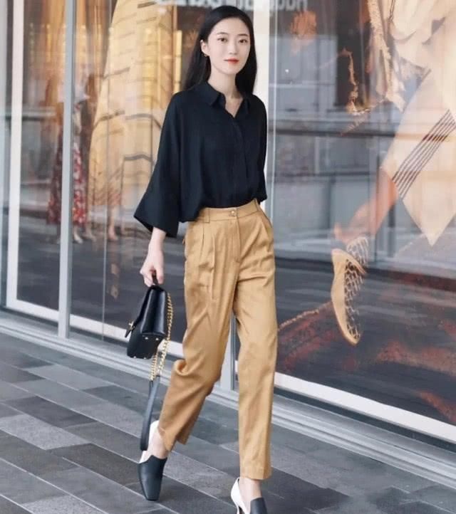  #时尚圈#春季裤子怎么选？这3种裤子显瘦显高又时髦，明星潮人都在穿！