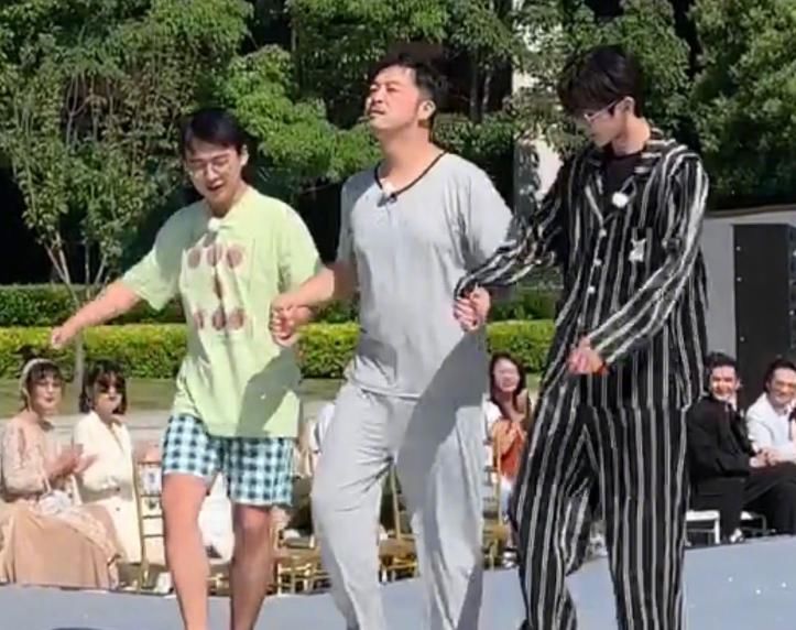 不少:《奔跑吧》上演睡衣秀,蔡徐坤自我保护意识充足,张翰让人怀疑