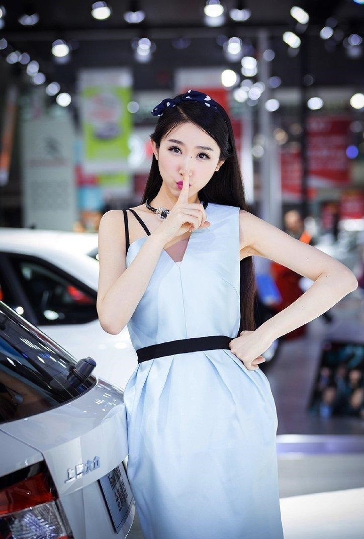  [美女]时尚穿搭第九十七期，车模美女的气质穿搭美照