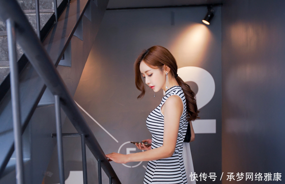 长裙:晴天美图:孙允珠,斑马错位横条欧美轻时尚长裙