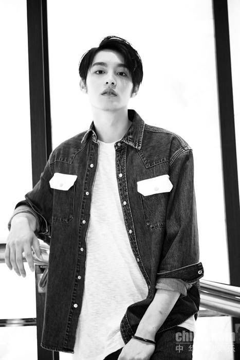 曹佑宁化身牛仔型男 “滤镜系”男友撩力满格