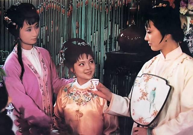  【香菱】探春2次邀香菱入诗社，为什么都宝钗一语挡了回来？