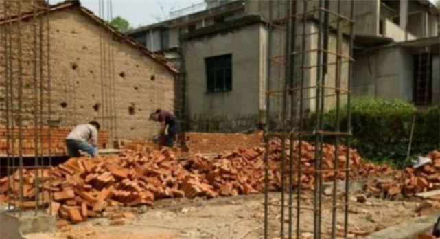  「农村」2019年，农村为什么不让盖房子？农民不解，村干部委屈