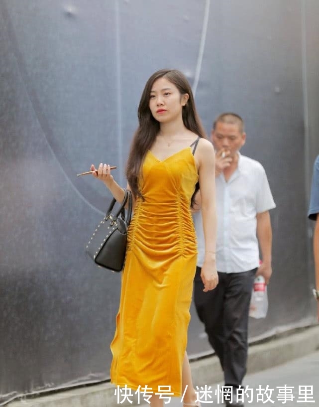  「美女」一群追求时尚的小姐姐，精致的打扮展示独特的品味，赏心悦目