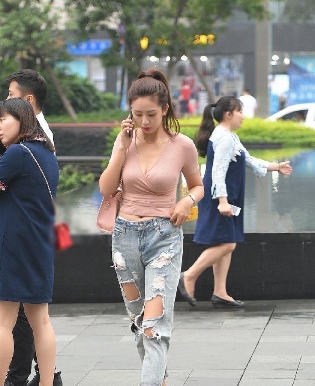  设计■虽为基础, 但不简单，街拍美女