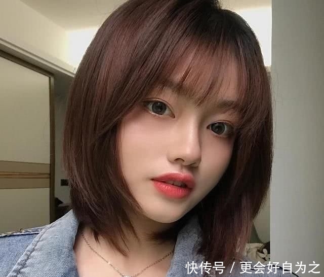 『女生』小个子女生别留“黑长直”,今年最流行的4种短发,既显高又瘦脸