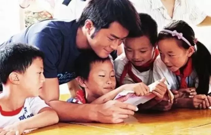 古天乐遭女粉逼捐100万，不给就自杀：人一心软，就完了！