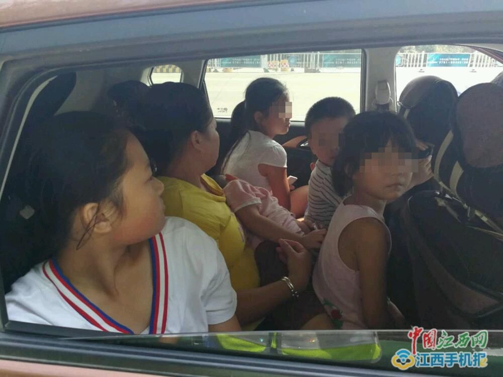 只为去丈母娘家过中秋节 新建一男子开小车超员100%欲闯高速