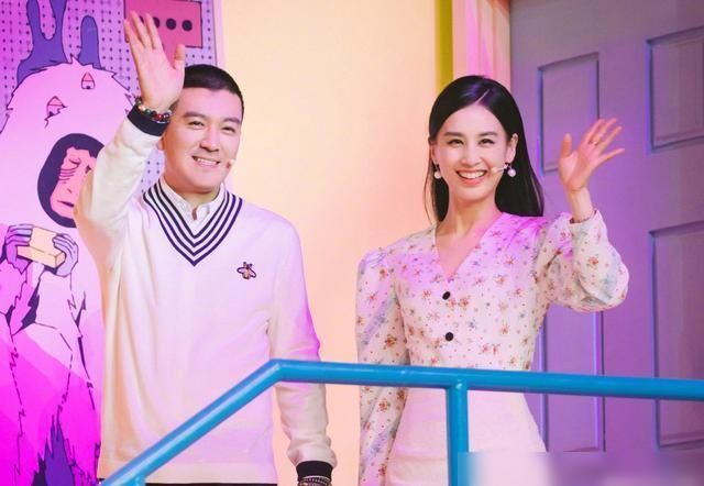  『茶壶』黄圣依老公杨子直播“翻车”，用价值近亿元茶壶喝茶险些打碎
