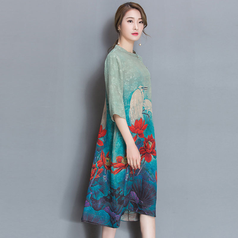 有一种美叫“旗袍”，立秋已到，42岁老婆穿旗袍，简直美若天仙