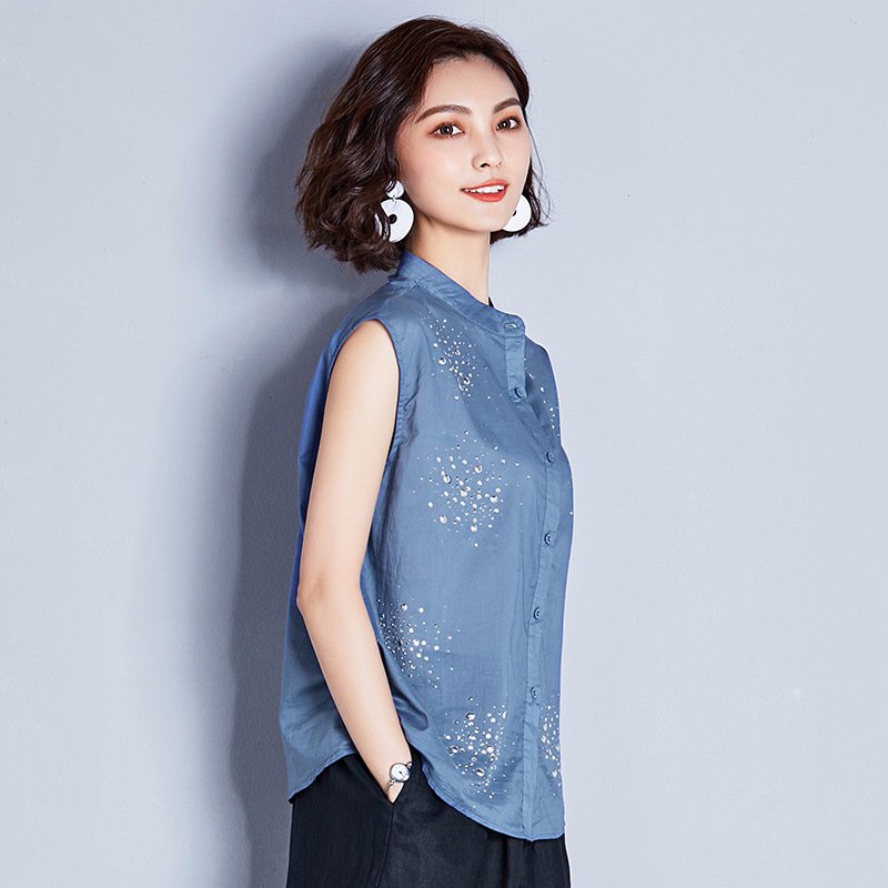 40岁再年轻也要打扮的嫩点，瞧香港女人这样穿，女人味十足