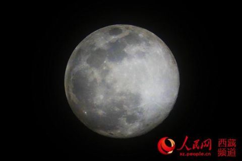 「雪域」雪域拉萨薄云难挡“超级月亮”
