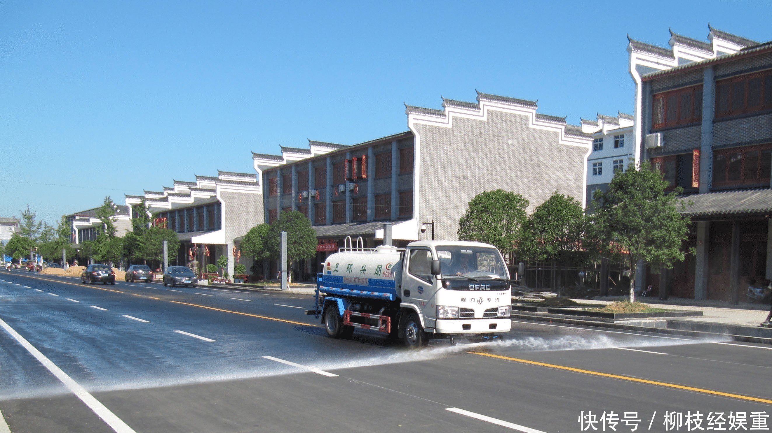  [同一首歌]为什么洒水车从来不换歌？听司机怎么说，不是不换是