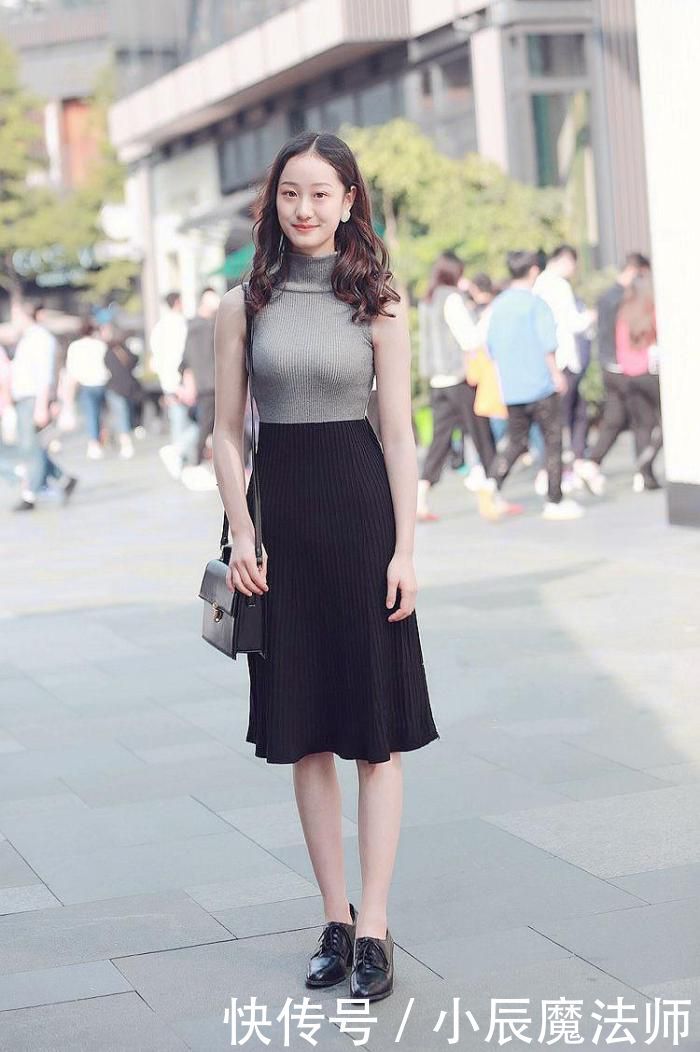 看起来■大方秀出迷人曲线,让美丽的姿态冉冉上升