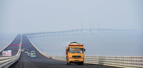  灾害@修建港珠澳大桥共花720亿，如果遇到地震怎么办？看完真是