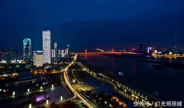中国最幸福的5座城市，成都遗憾落选，第一名被誉为九省通衢