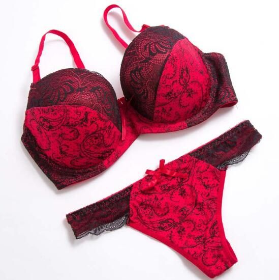 文胸穿对了，胸小女人一样能很有”料“让你直面自己身材更加自信