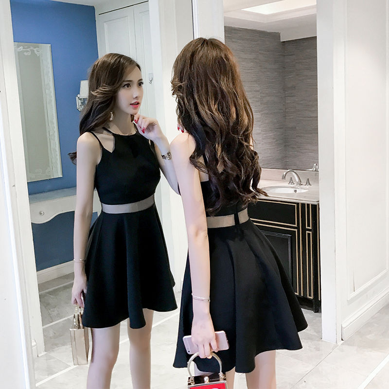 夜店女神最爱穿的透视连衣裙，杨柳细腰若隐若现，妩媚风情太撩人