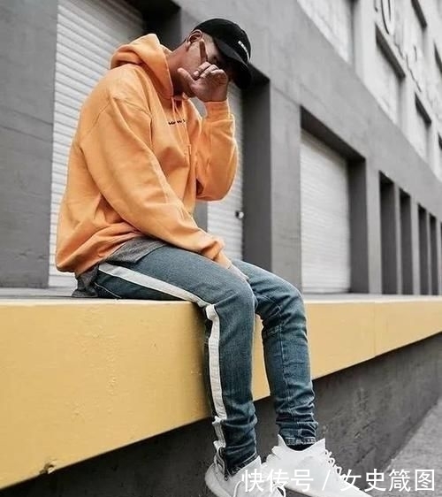  【卫衣】连帽卫衣颜色选得好，造型个性又时髦！这4种颜色就是很好的选择