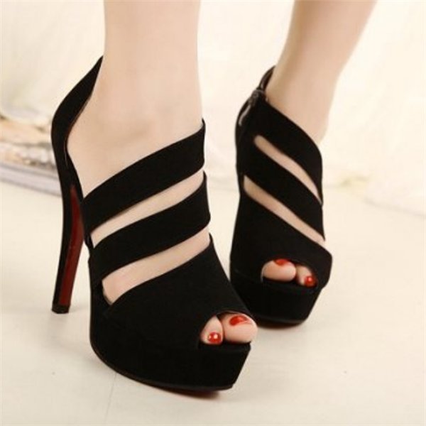 美脚和尖头细跟高跟鞋绝配，秀出你白皙的双脚，让魅力蔓延到足尖