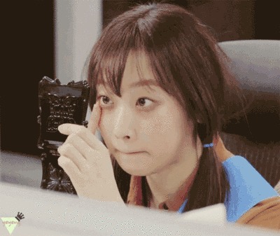 关晓彤跟鹿晗从日本回来，眼袋竟袋消失了？！难道是假眼袋？